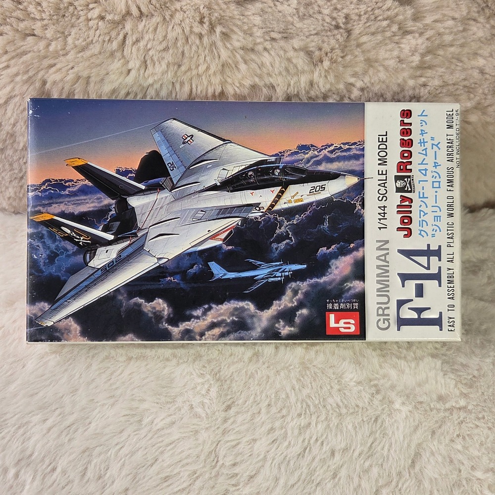 LS 1:144 Scale‎ Grumman F14 Tomcat Jolly Rogers Plastic Model Kit Sealed Parts